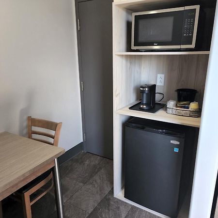Razoolies Inn Stephenville Szoba fotó